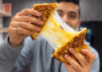 Chefs reveal the secret to the perfect grilled cheese—the cheese that melts better than any other