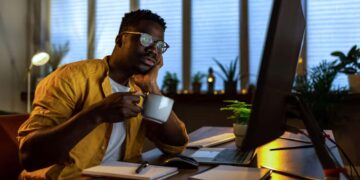 Confirmed—staying awake after midnight alters your emotions and decisions, warns Harvard