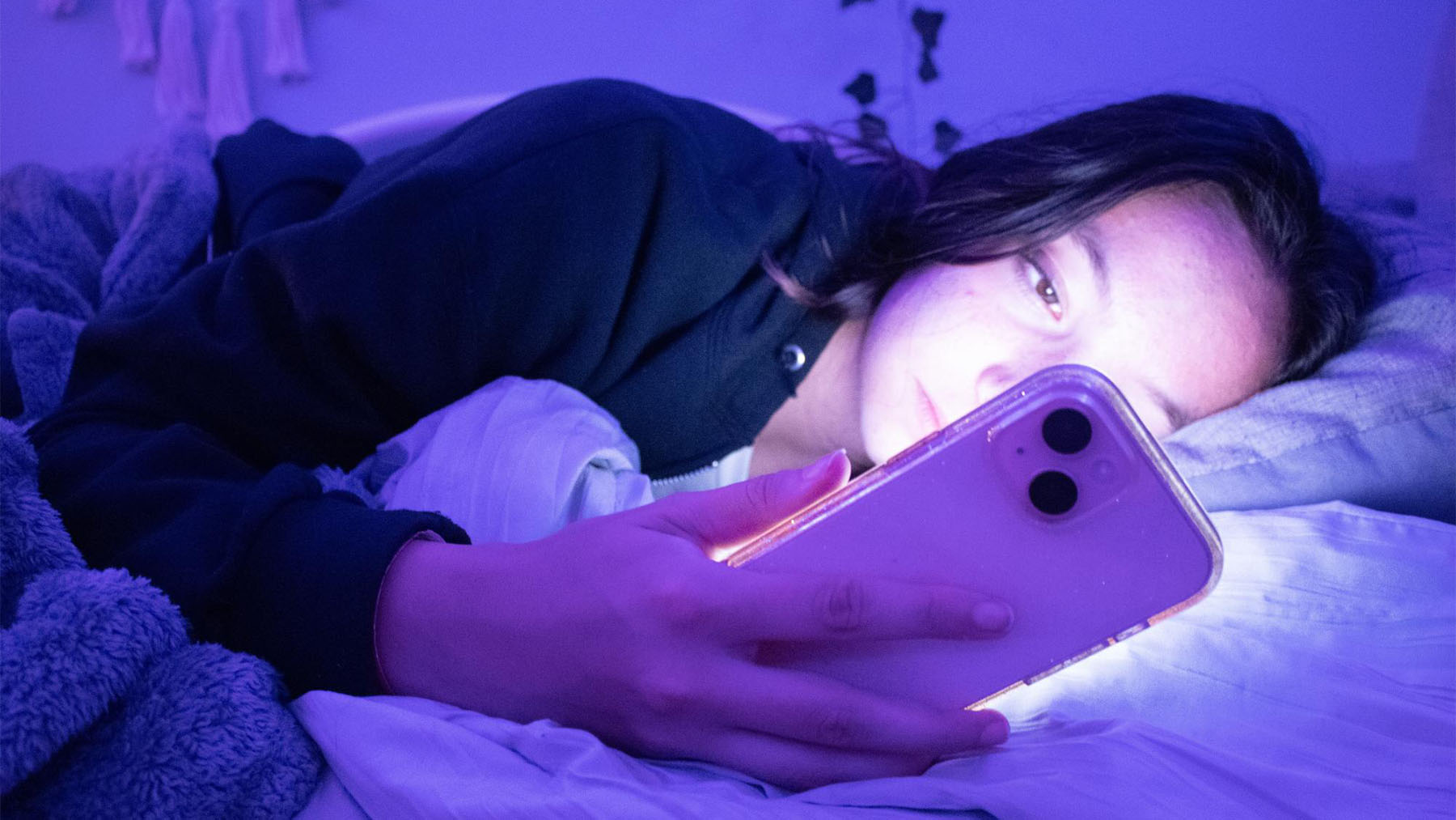 This is revealed in a new study—bed rotting is becoming the viral escape for Generation Z youth in the face of the economic crisis