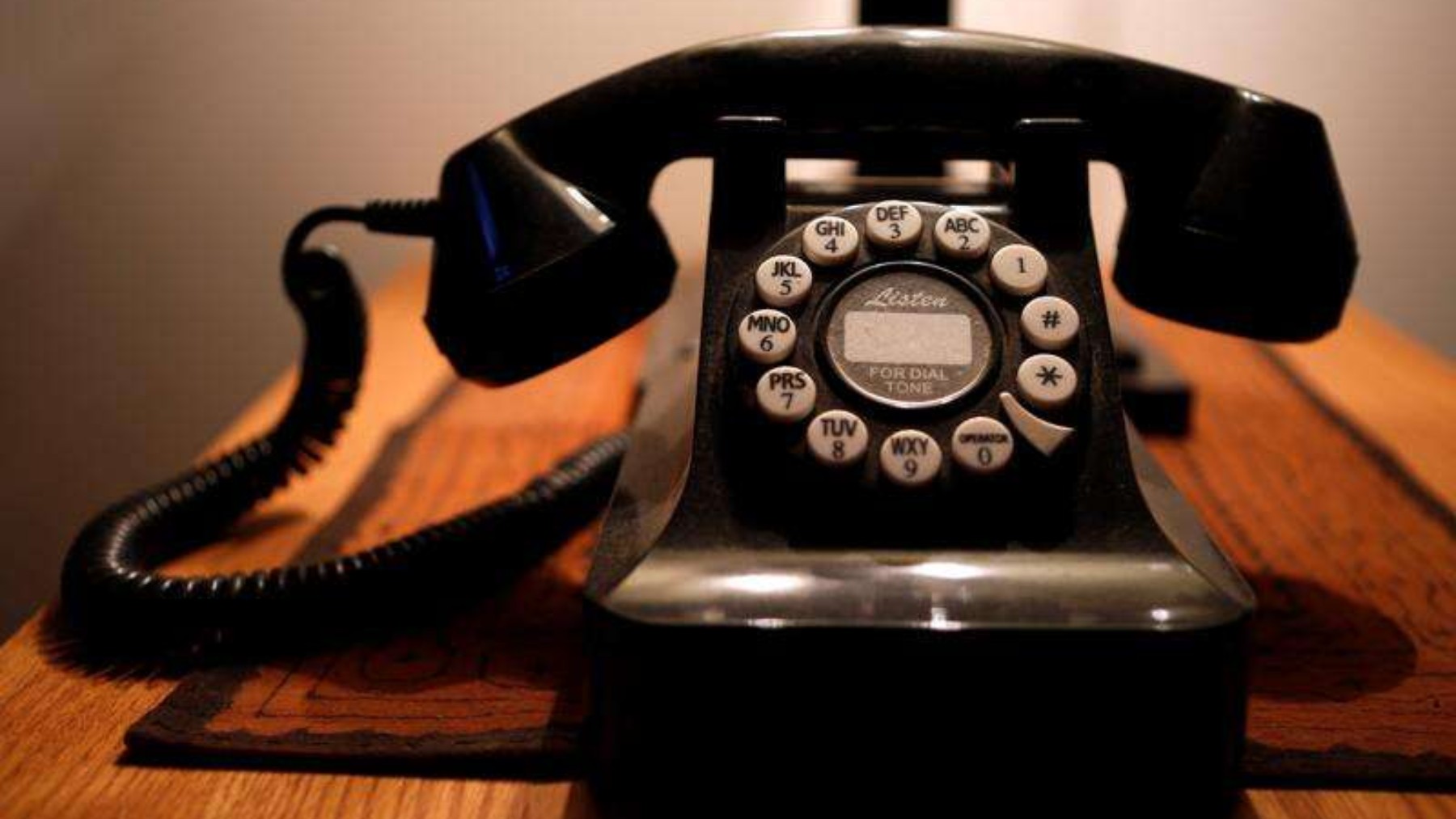 Goodbye to copper telephone lines in the United States—AT&T confirms their removal in 21 states this year, marking the end of an era in telecommunications