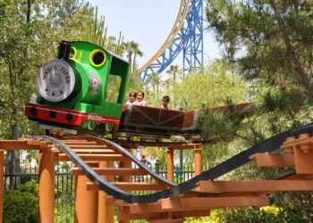 Farewell to two historic Six Flags attractions—the park announces the demolition of Magic Flyer and Tweety’s Escape, saddening generations of families