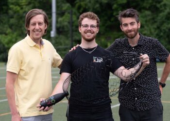 More accurate air deliveries on the way—scientists at Polytechnique Montréal create a plastic parachute that falls almost vertically