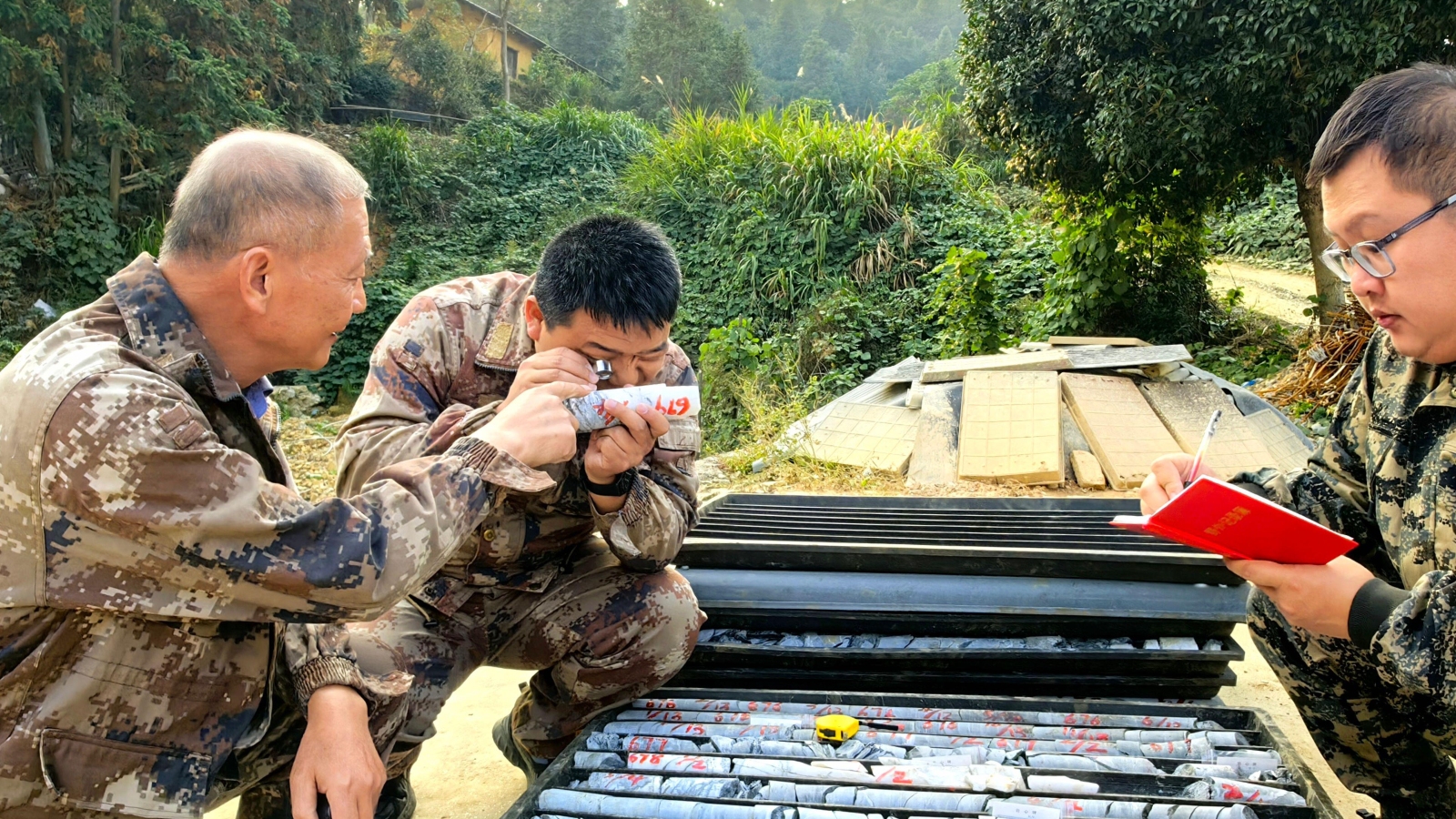It's official: Chinese geologists announce a potential mega gold deposit in Hunan, and the mining world holds its breath—it promises more than 1,000 tons