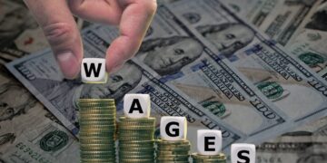 Goodbye to the current minimum wage in New York—the new state law marks a key increase that will transform thousands of paychecks by 2026