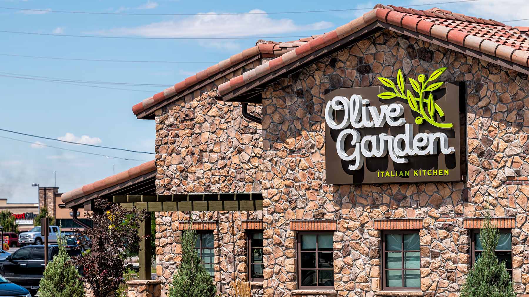 No more waiting for breadstick fans—Olive Garden is opening two new restaurants in January, with dates already confirmed for Louisiana and Ohio