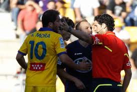 Un árbitro polémico para el duelo ante Las Palmas