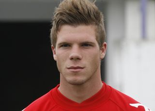 Salcedo busca un hueco