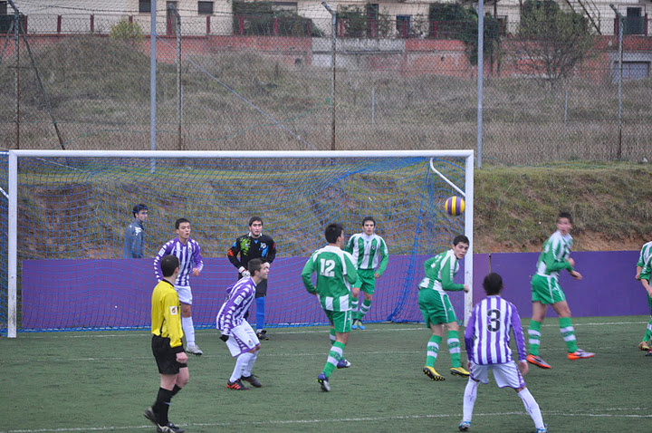 Severo correctivo del Victoria al Juvenil B blanquivioleta