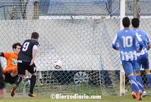 Golpe encima de la mesa del Promesas