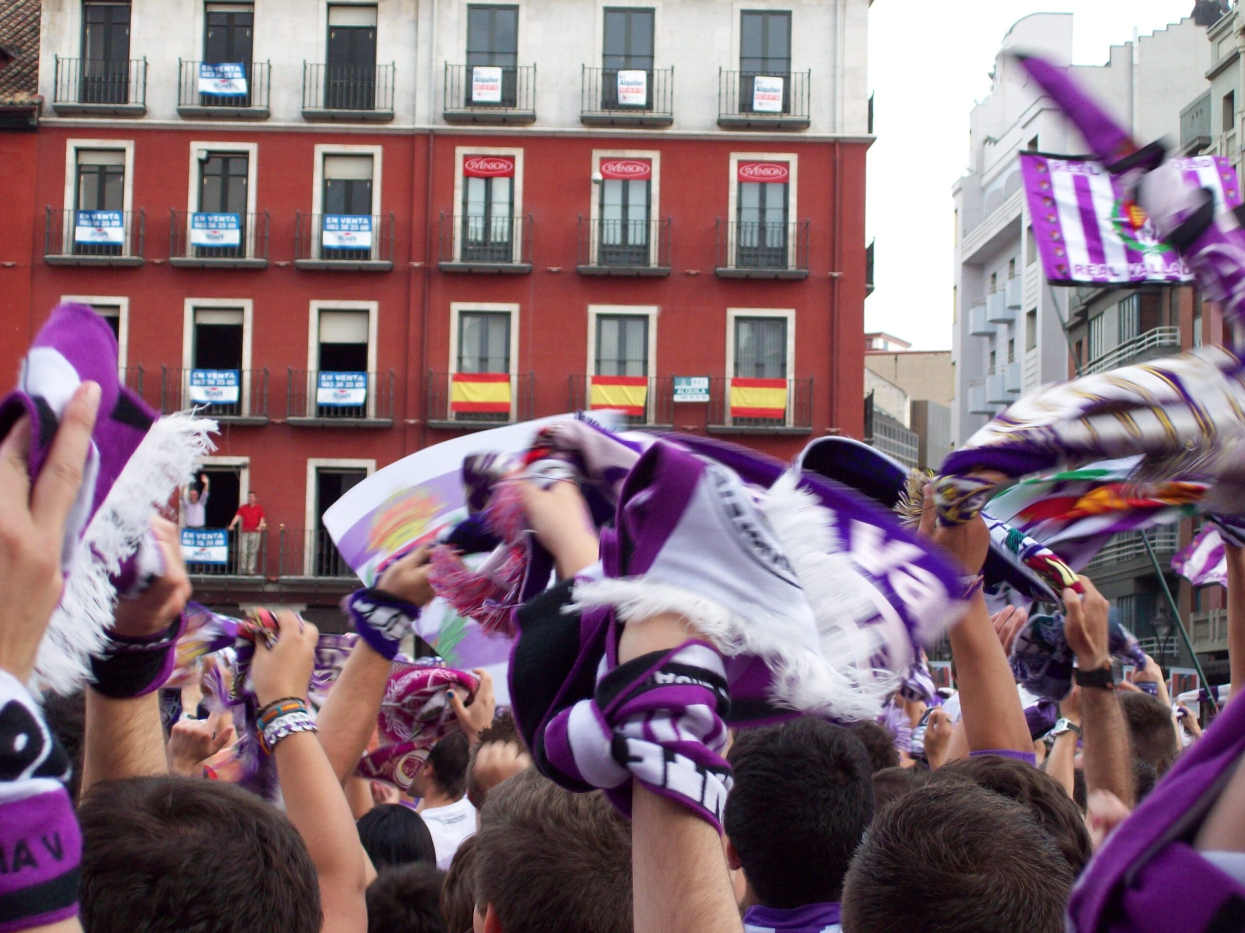 Valladolid rinde pleitesía a los héroes del ascenso