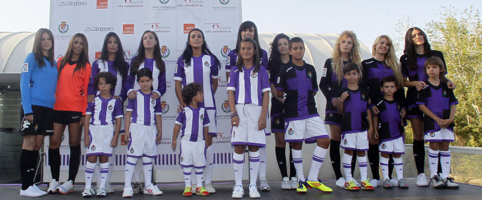 El Real Valladolid presenta sus camisetas para la próxima temporada