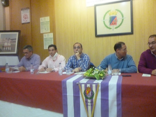 La Peña Nuria presenta con una tertulia su exposición fotográfica anual