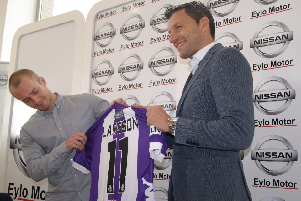 Larsson, presentado como nuevo jugador blanquivioleta