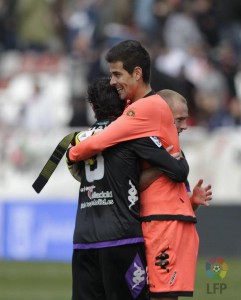 Dani Hernández se abraza con Baraja