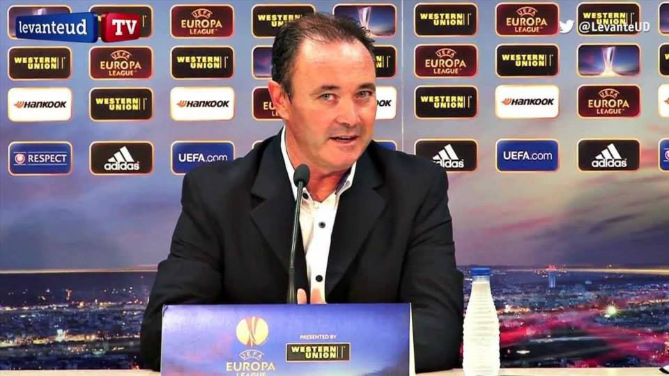 Subir la escalera a cuestas