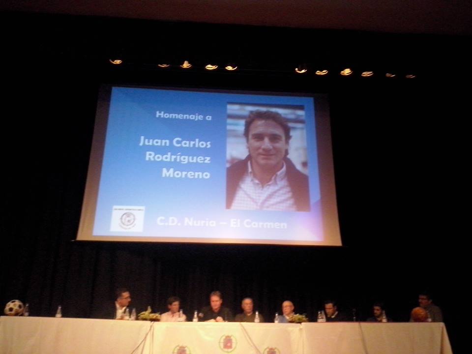 La CD Nuria-El Carmen homenajea a Juan Carlos Rodríguez
