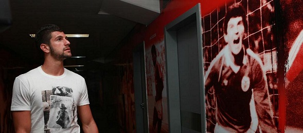 Mitrovic, un central para sumar