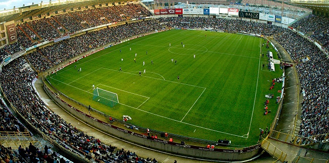 Contra el Levante, once jugadores y todo un estadio