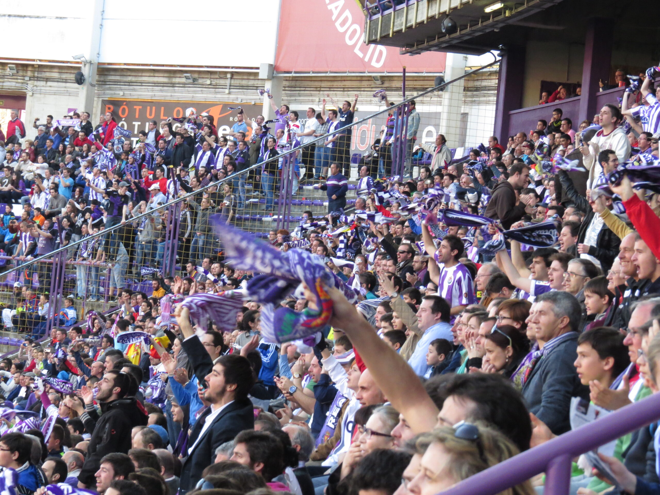 'Día de la familia blanquivioleta' ante el Tenerife 1 Afición || Foto: Raquel Gómez