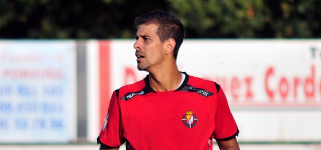 Jesucristo y Julio César en la porteria blanquivioleta