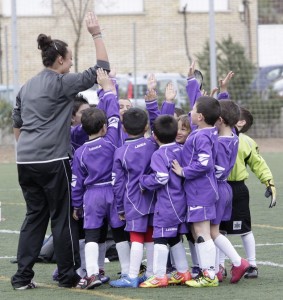 Los tacones no están reñidos con el balón 3 Débora Rodríguez, con uno de los equipos que ha entrenado en el Juventud Rondilla