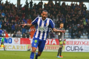 Yuri, bigoleador en el 4-4