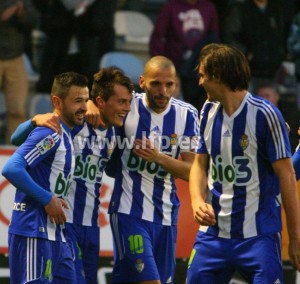 Celebración del gol de Adán