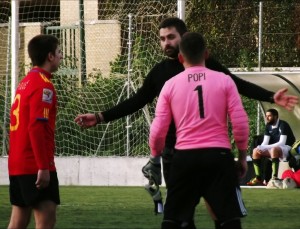 Un instante del partido entre Blanco y Violeta y La Fanaticada Foto: Rebeca Díez