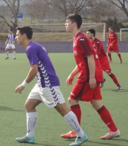 Derrota del Real Valladolid y empate de la UD Sur 3 Mayoral se acerca a la jugada ante la presencia de un rival || Foto: Sergio Sanz