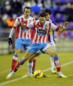 Óscar Díaz: "Lo importante es dormir segundos en junio" 2 Lolo protege el balón
