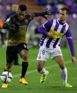 Xavi Carmona ficha por el Almería B 2 Carmona ante Rodrigues || Foto: Real Valladolid