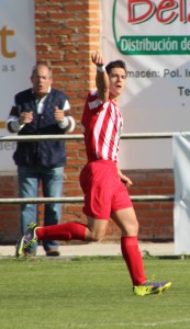 La juventud se impone en el derbi 2 Sergio celebra el gol Foto: Rosa M. Martín