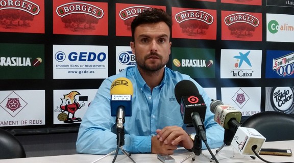 Rubén por Rubén en el banquillo del Promesas 1 Rubén Albés || Foto: naciodigital.cat