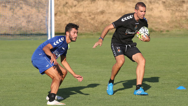 Óscar aprueba la intensidad de Garitano 1 Arroyo y Garitano || Foto: Real Valladolid