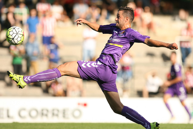 Juan Villar, “ilusionado y con ganas” de ganarse el puesto