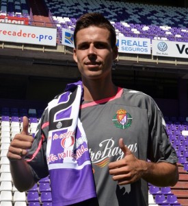 "Ni cuando perdemos hacemos todo mal ni cuando ganamos todo bien" 4 Manu del Moral || Foto: Real Valladolid