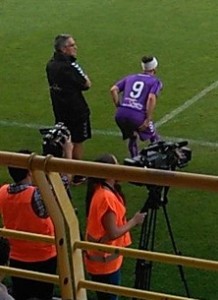 Cerocerismo en el Reino de León 2 Rodri entra con una venda en la cabeza Foto: Leandro Sánchez de Medina