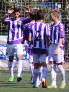 Dos victorias y dos derrotas en el arranque de Liga Nacional 2 El Juvenil B celebra un gol Foto: Víctor Álvarez