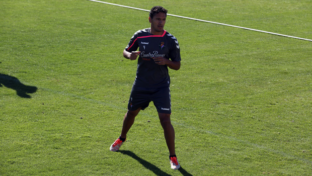 El Real Valladolid trabaja mañana y tarde para lograr su primera victoria en El Alcoraz