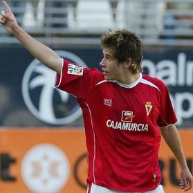 En busca de una nueva oportunidad 2 Dani Aquino celebra un gol con el Murcia||Foto: As