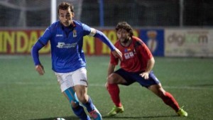 Apuesta por la tierra para seguir haciendo historia 4 Adrián Llano, en un partido con el Real Oviedo Vetusta Foto: La Nueva España