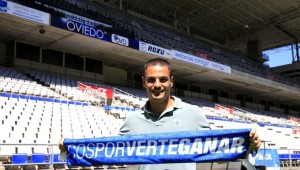 La Lupa: Real Oviedo 2 Peña, en su presentación como jugador azul Foto: Real Oviedo