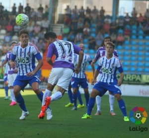 La Deportiva castiga al Real Valladolid 3 Moyano cabecea un balón
