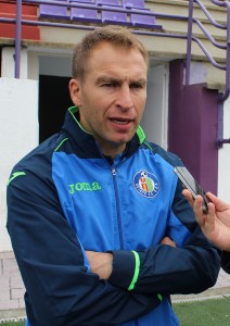 Pereira: "Hace falta un jugador que nos dé más presencia en el medio del campo" 3 Luis Entonado Foto: Víctor Álvarez