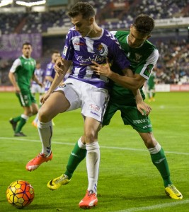 Juan Villar: "A partir de ahora empieza lo importante" 2 Villar protege el balón ante un jugador del Leganés Real Valladolid