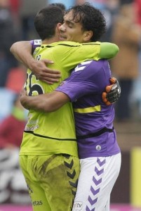 El Real Valladolid gana crédito disfrazado de Míster Increíble 3 Julio y Marcelo Silva || Foto: LFP