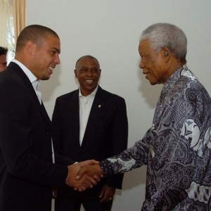 Ronaldo, con Nelson Mandela || Foto: O Globo