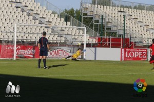 Repóker de porteros en Albacete 3 Hugo Eyre detiene el penalti contra el Mirandés || Foto: La Liga