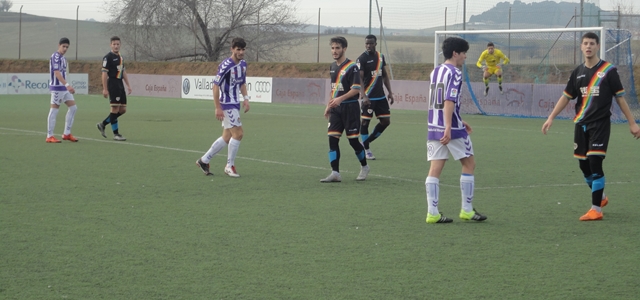El Real Valladolid DH muere en la orilla del área 1 Foto: Sergio Sanz