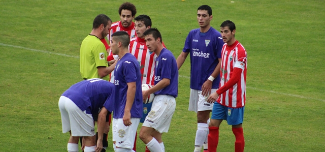 El Atlético Tordesillas rasca un empate ante el Ciudad Rodrigo 1 Foto: Sergio Sanz
